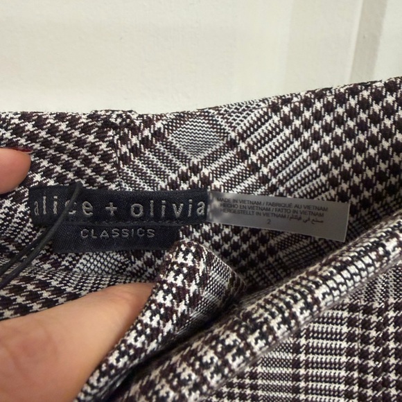 Alice & Olivia Scarlet Houndstooth Flutter Shorts Size 2 - Picture 6 of 8